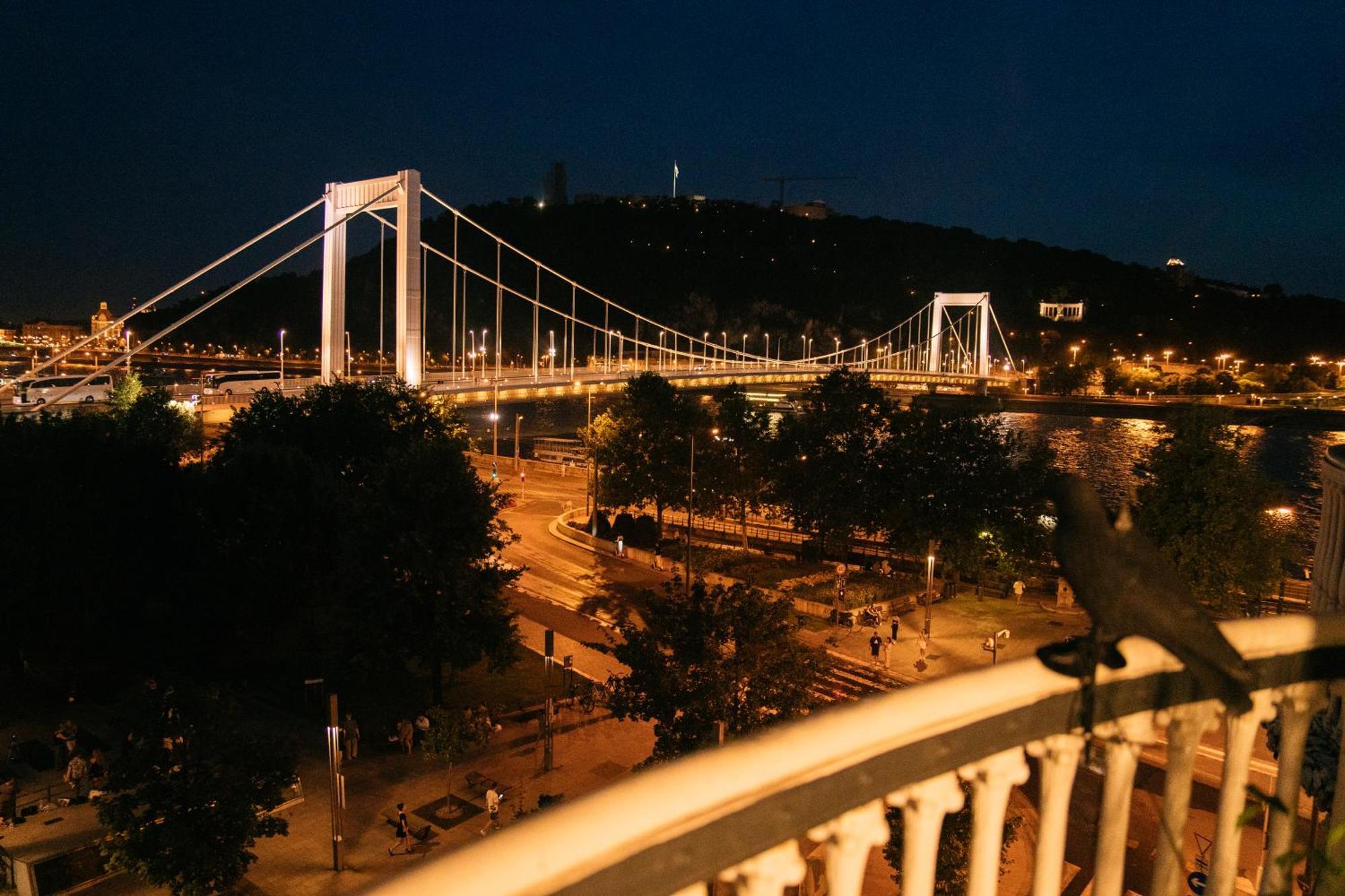 Budapest Riverfront Suite ภายนอก รูปภาพ